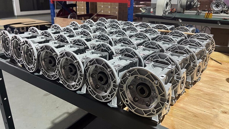 上海艾思捷蝸輪蝸桿減速機一般作用是什么？